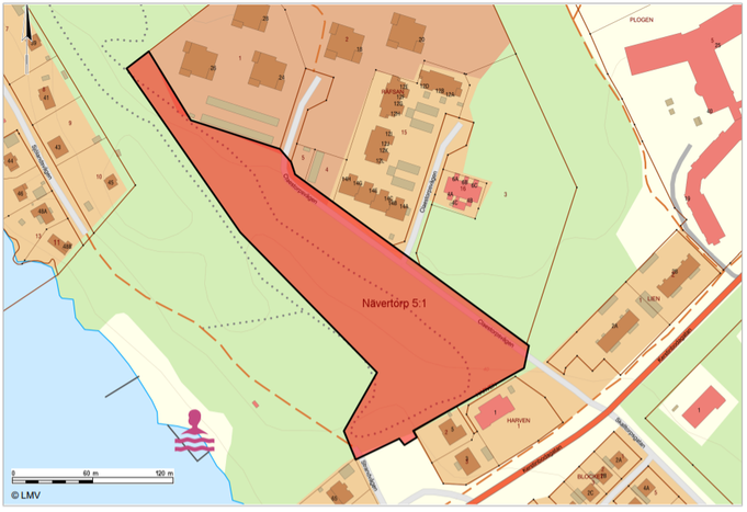 Planområdet för detaljplanen avseende Duvestrand - södra är markerat med en halvgenomskinlig röd yta. Området följer Claestorpsvägen.